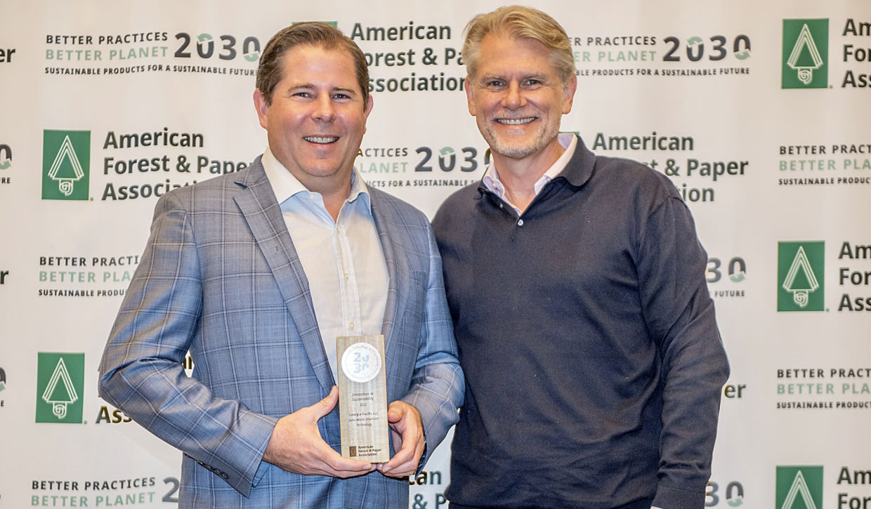 Pictured: Christian Fischer, CEO of Georgia-Pacific, and Erik Wist, VP of Commercial Development, receive AF&PA Better Practices, Better Planet 2030 Sustainability Award