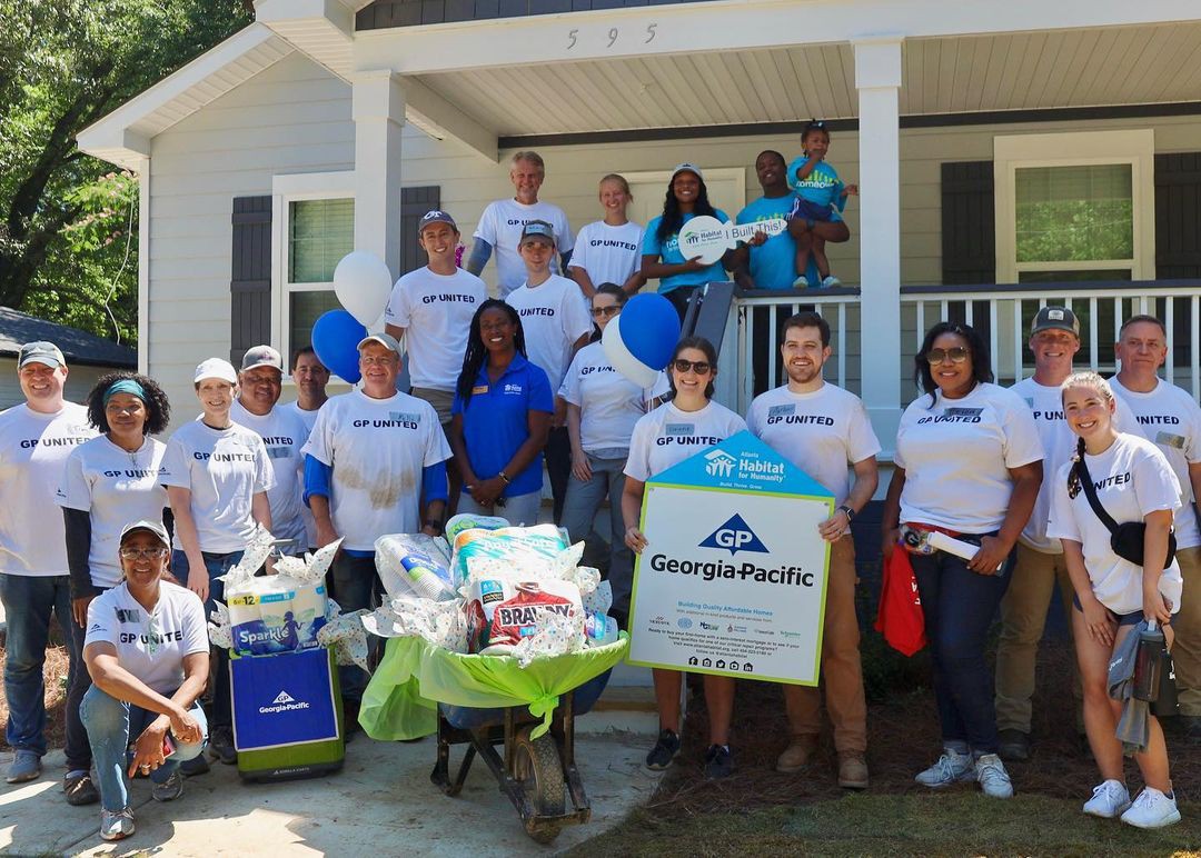 Group photo of GP employees volunteering for Habitat for Humanity in Atlanta.