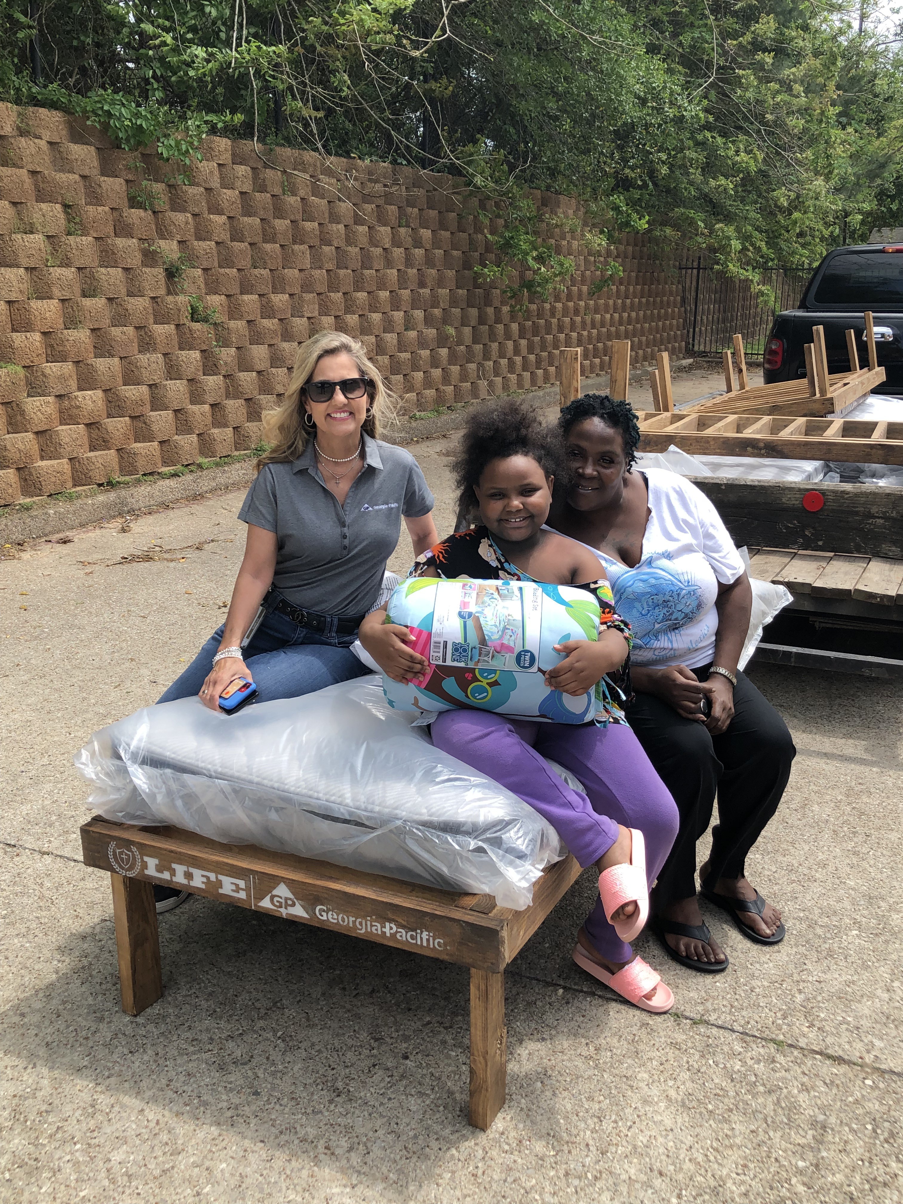 Family receives donated beds