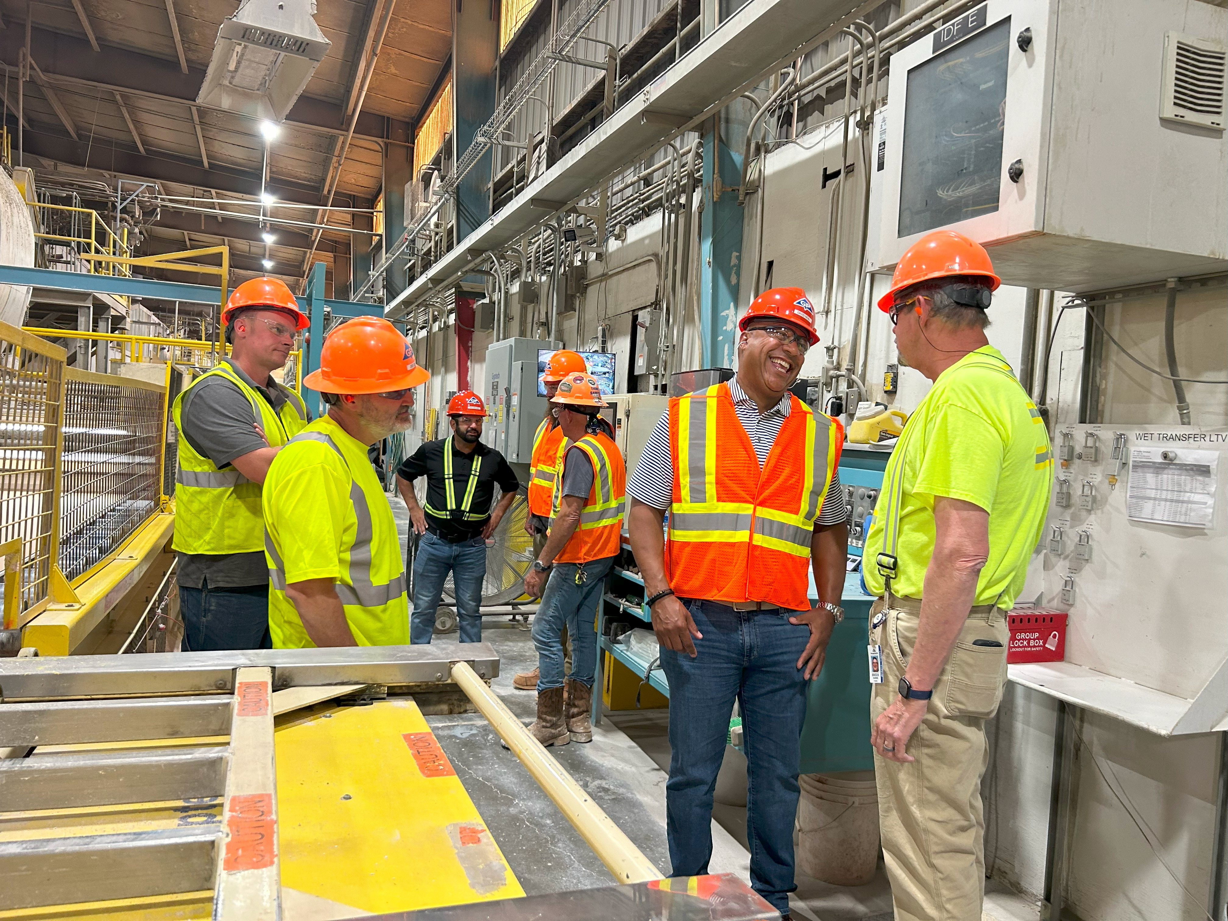 David Neal talks with employees at the Georgia-Pacific