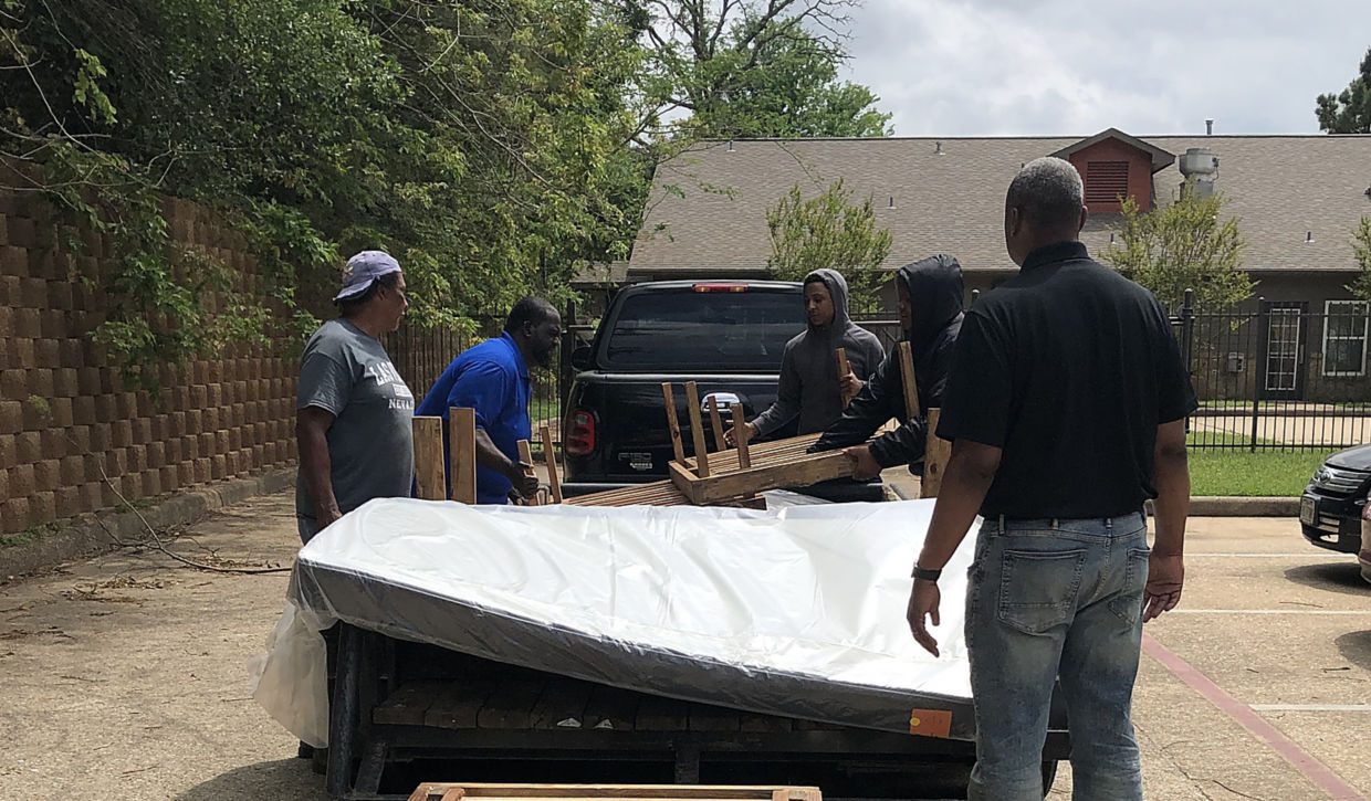 Family receives donated beds