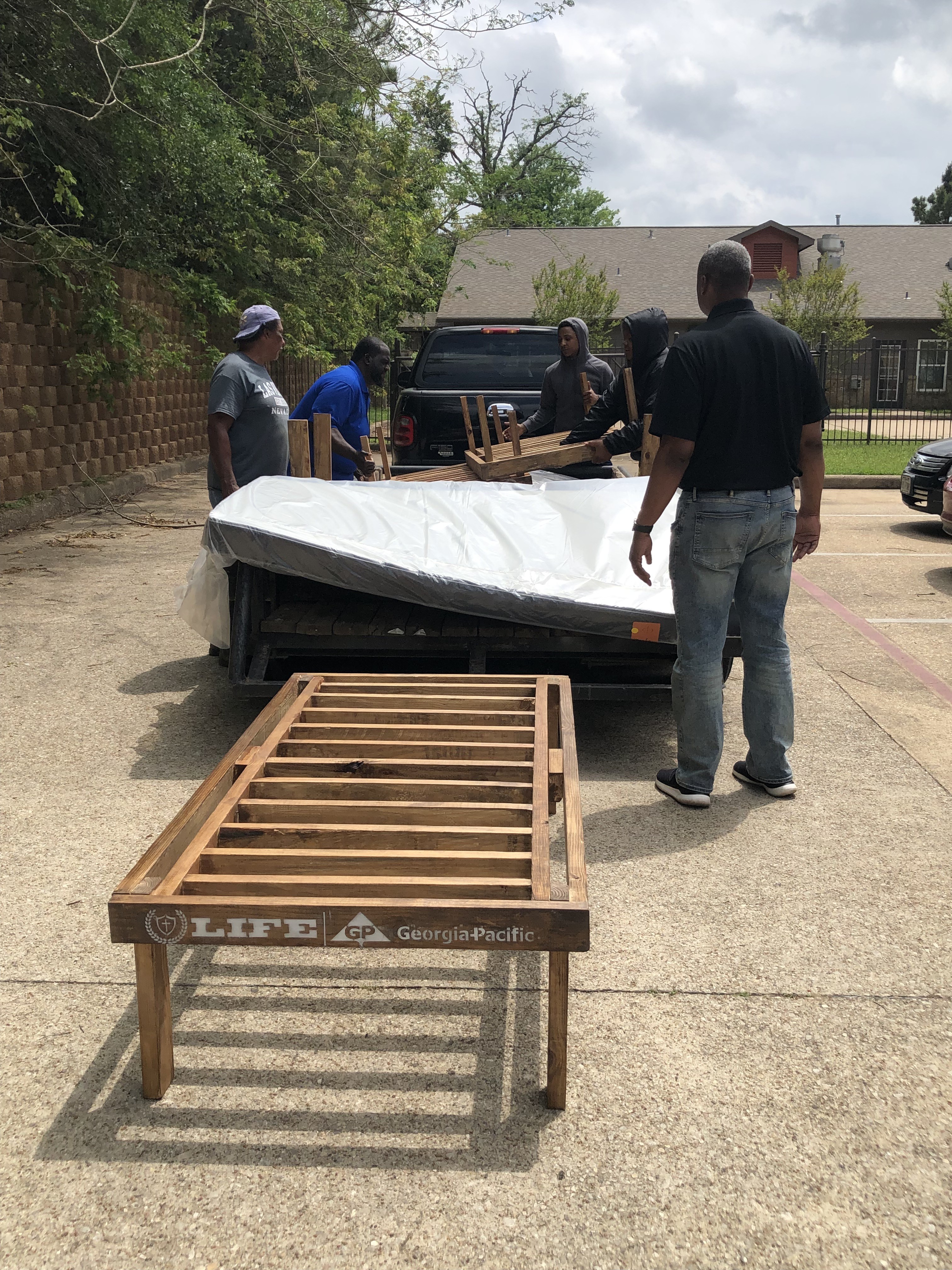 Family receives donated beds