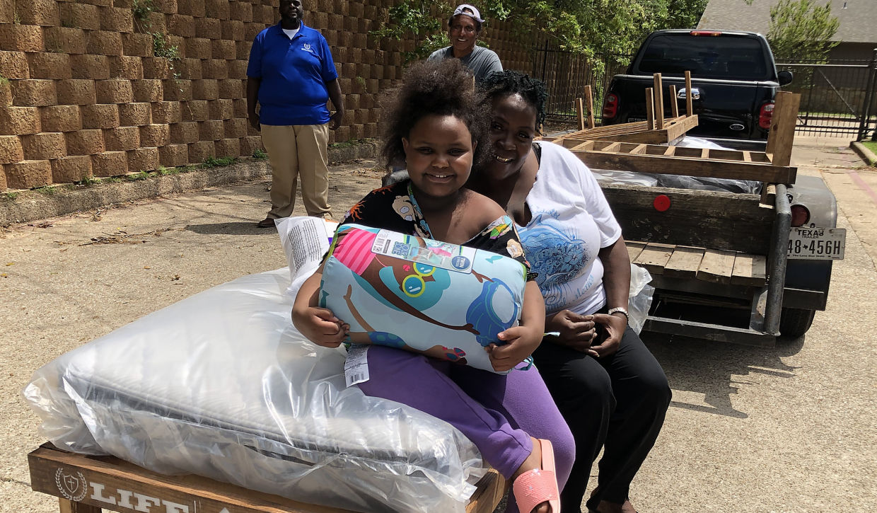Family receives donated beds