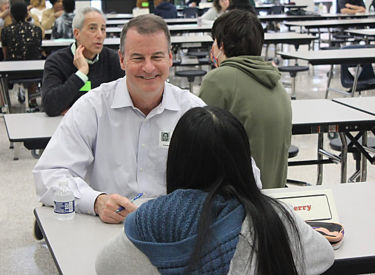 Motivating Young Minds With an Entrepreneurial Spirit 