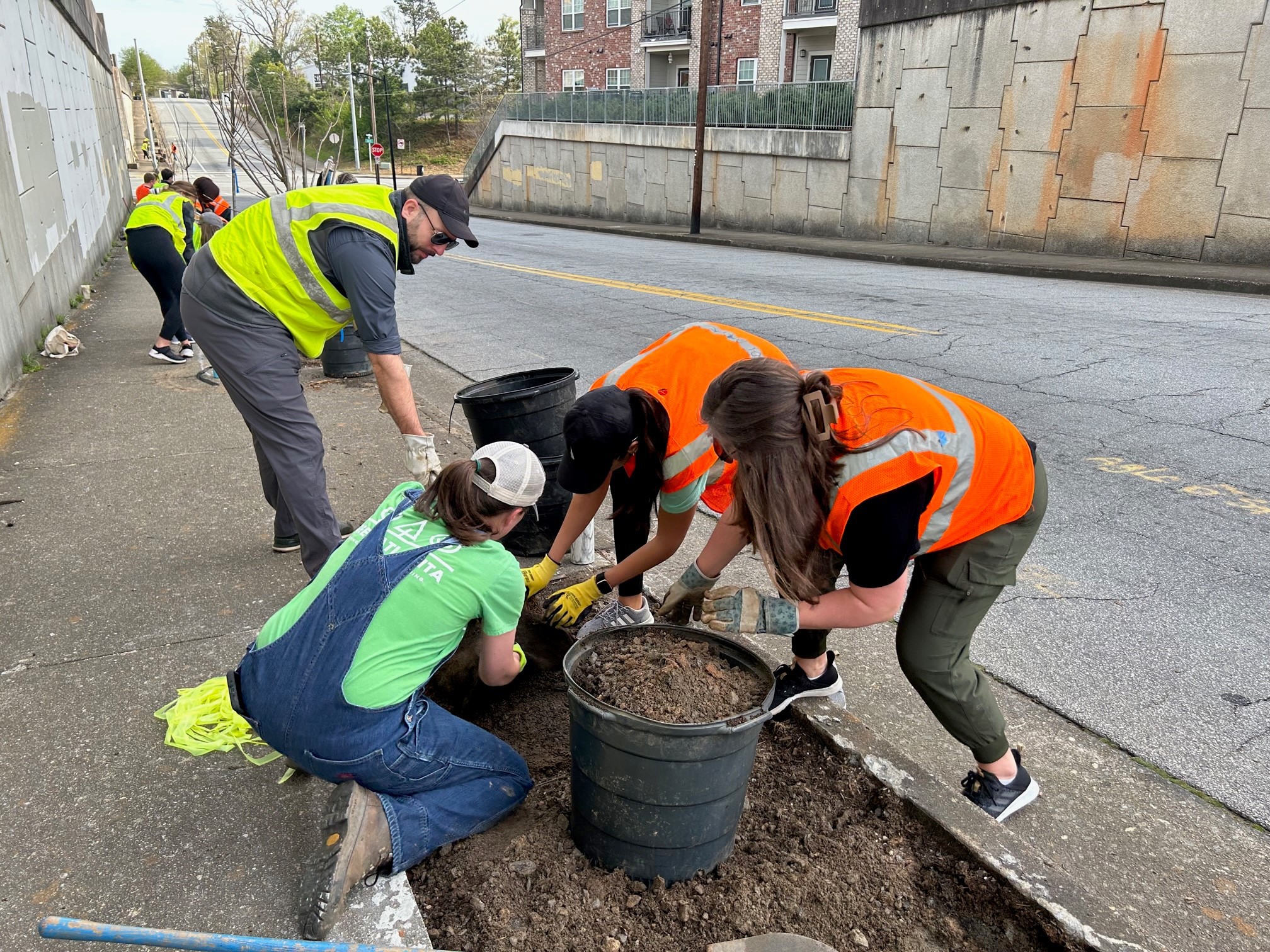 Quilted Northern® teams joined Trees Atlanta and the Arbor Day Foundation® for an urban area tree-planting event.